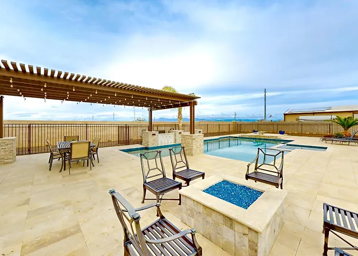 Oasis Hotel